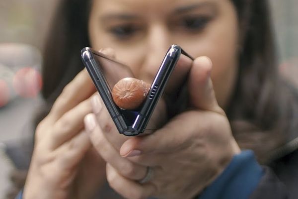 Probleme pentru Galaxy Fold, telefonul pliabil de la Samsung, cu câteva zile înainte de lansare