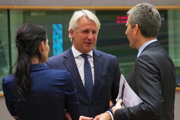 Teodorovici a discutat cu președintele BERD despre piața de capital din România