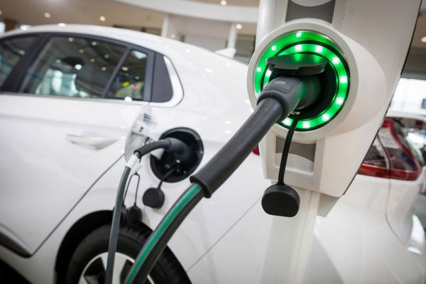 Renault vrea să concureze direct cu Tesla