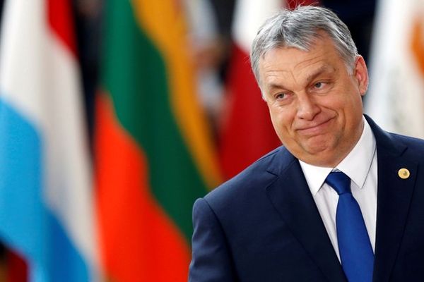 Comisia Europeană strânge Ungaria cu ușa fondurilor UE. Minus 200 de milioane pentru Guvernul Orban