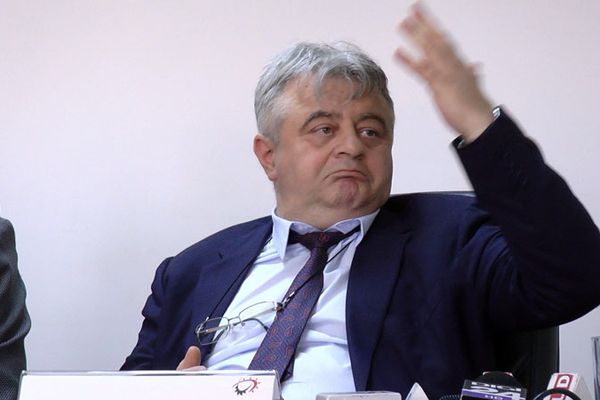 Salariu uriaș încasat la CEO, compania de stat cu pierderi record