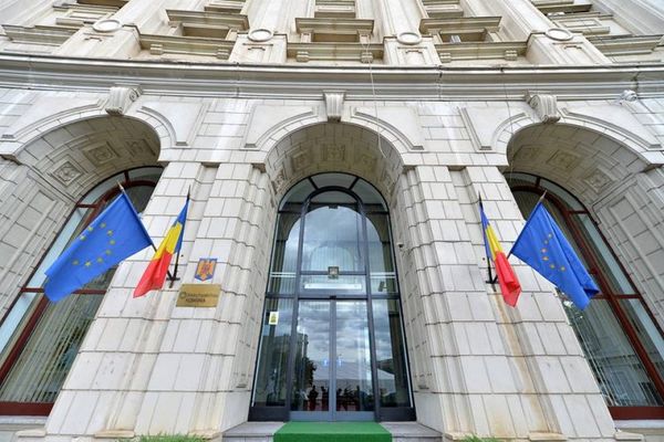 Românii au cumpărat titluri Tezaur de 700 milioane de lei