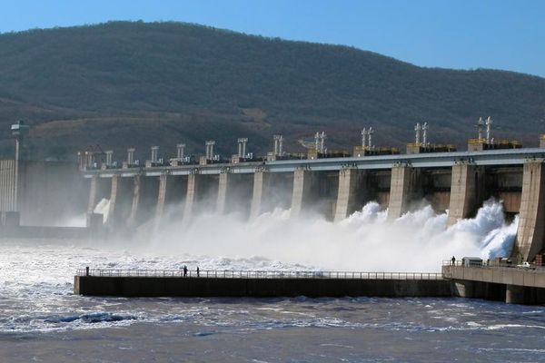 România a înregistrat în prima zi de Paște un minim ISTORIC al consumului energetic, dar a evitat penele în sistem - CIFRE OFICIALE