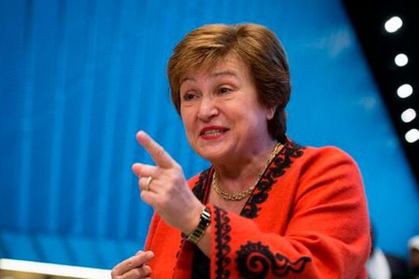 FMI: Declinul economiei mondiale ar putea fi mai blând, dar și revenirea mai dificilă