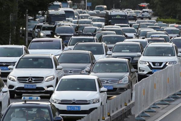 China ia cu asalt Europa. Tesla, în cădere liberă. Unde sunt producătorii auto europeni?