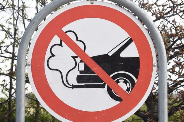 Danemarca cere interzicerea mașinilor pe benzină și motorină în statele UE. 10 țări o susțin deja