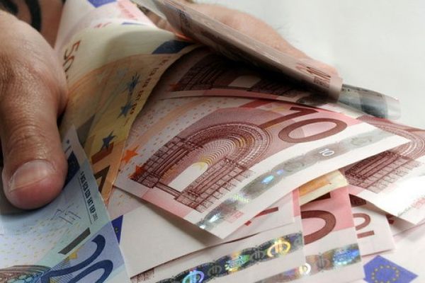 Românii din diaspora, record de bani trimiși în țară