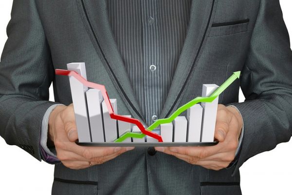 Economia noastră depinde prea mult de consumul populației