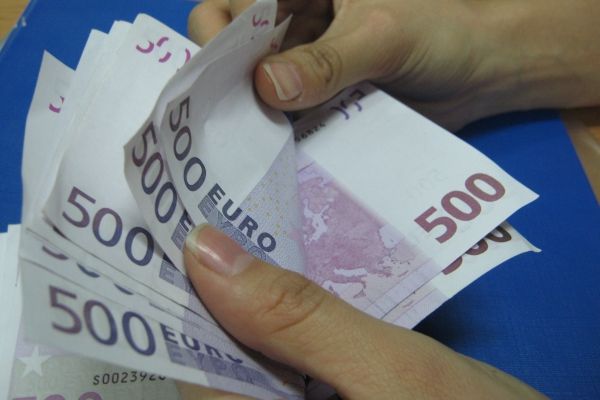 Rectificarea bugetară: se taie bani de la Educație și Transporturi, se dau la Dezvoltare regională