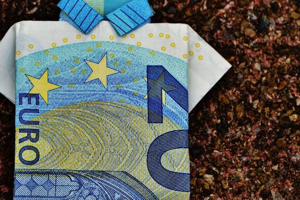 Plata defalcată a TVA-ului, eliminată de Guvern. De când intră în vigoare măsura