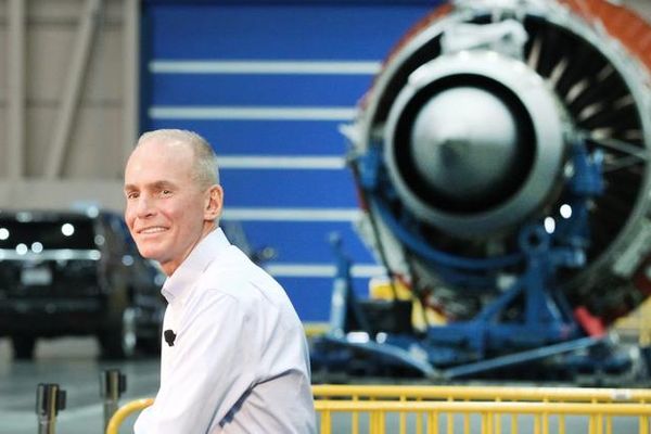 Șeful demis al Boeing va primi 62 milioane dolari, dar își pierde "bonusurile"