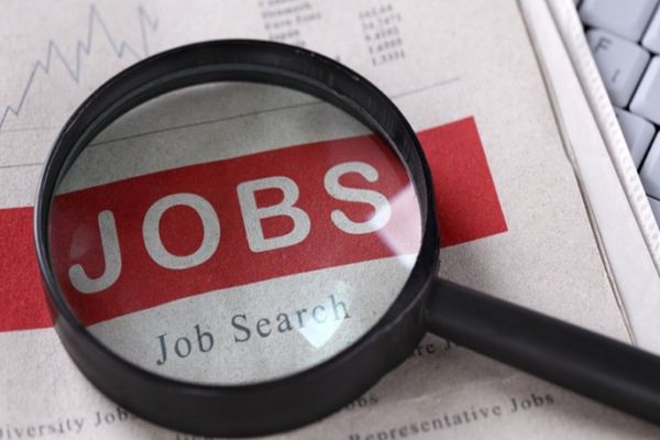 Un sfert dintre angajatori îngheață salariile în acest an, iar o treime oferă o majorare de cel mult 5%