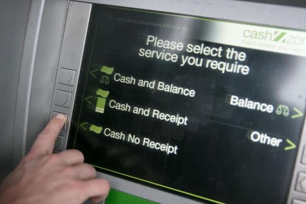 Un somer s-a trezit cu 8,2 milioane in cont in plina pandemie de Coronavirus. Ce a facut cu banii...