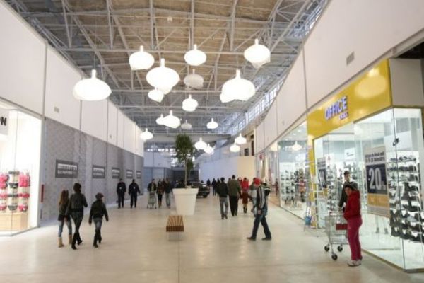 Stocul de retail modern va depăşi 4 milioane mp în România, la finele anului 2020