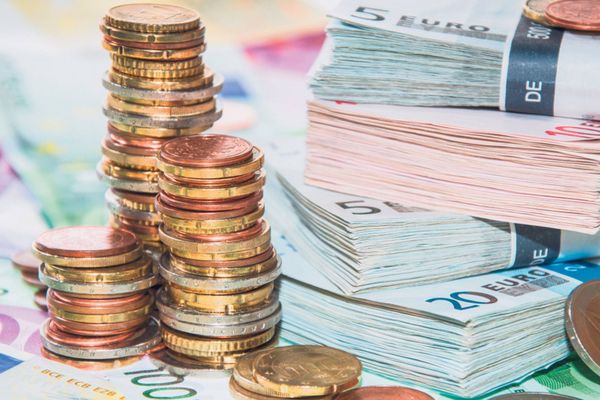 Veniturile obţinute din muncă pe plan global au scăzut în primele nouă luni din acest an