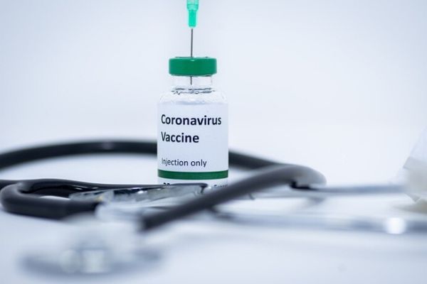 Rafila: Este posibil ca până la finele anului să apară pe piața mondială două vaccinuri anti-COVID. Prețul, între 5 și 20 de euro