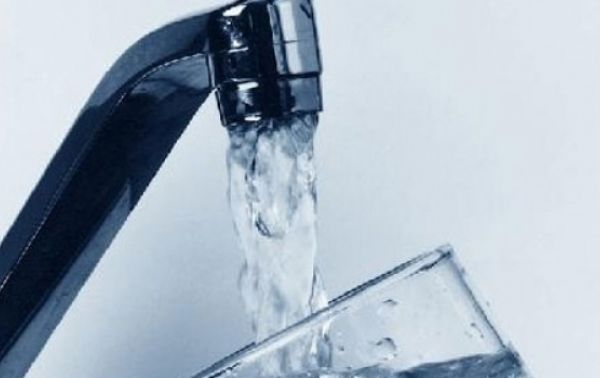 Statistică: Trei români din zece nu sunt racordați la sisteme centralizate de alimentare cu apă