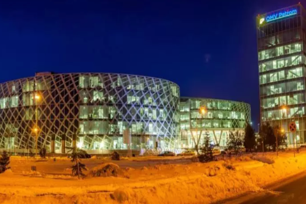 Pandemia a lovit în afacerile cu carburanți. Cel mai mare operator din România anunță profituri mai mici cu 70% în primele 9 luni