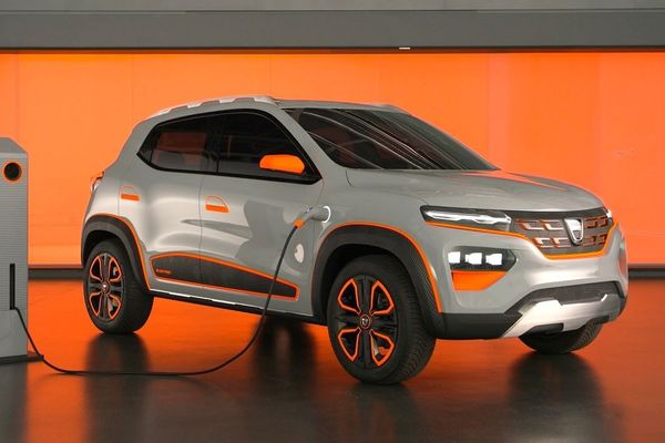 FOTO + VIDEO Dacia a lansat Spring, primul model comercial 100% electric. Automobilul va fi produs în China