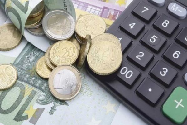 Analiștii economici trag un semnal de alarmă: Euro va crește! Ce scumpiri ne așteptă în 2021
