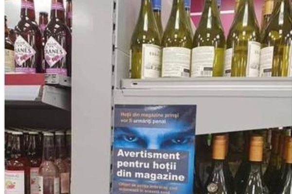Ministerul de Externe reacționează după avertismentul către hoți, în limba română, din magazinele britanice Tesco