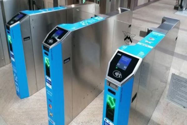 Metrorex introduce carduri contactless pentru accesul la metrou
