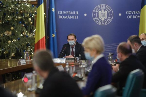 Guvernul a adoptat înghețarea veniturilor bugetarilor. Florin Cîțu: ”Măsura va aduce 12 miliarde de lei în plus la buget”
