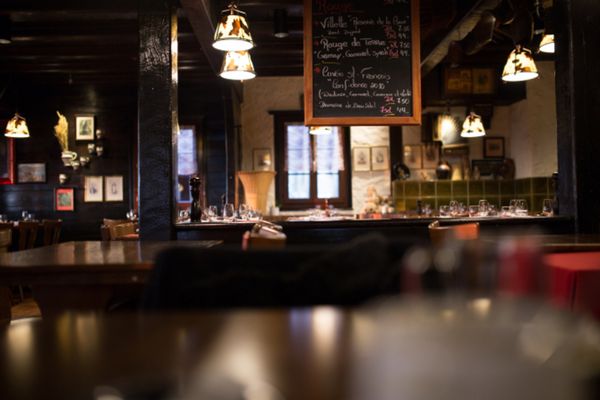 Restaurantele, teatrele, cinematografele și sălile de jocuri se redeschid începând de luni în Capitală