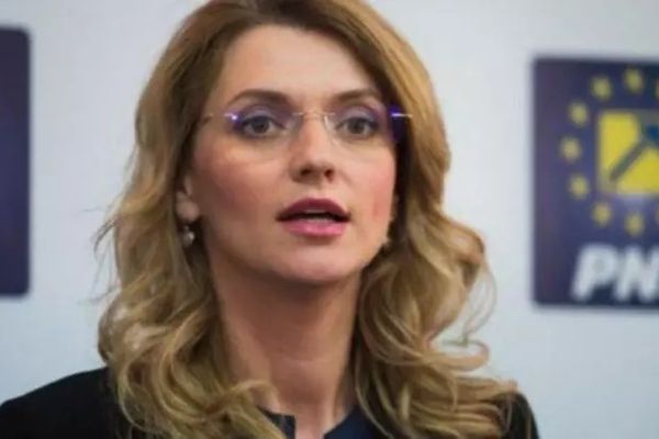 Alina Gorghiu, replică pentru Claudiu Năsui, în disputa legii 5G: Ar fi bine ca anumiţi miniştri să înveţe procedură