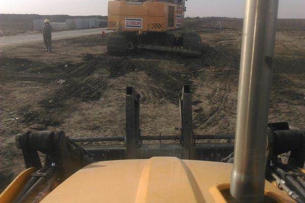 Au început lucrările la un nou tronson al drumului expres Craiova-Pitești