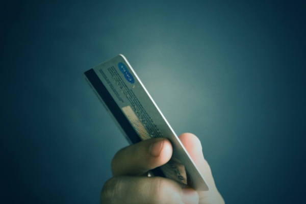 Băncile nu pot recupera banii din tranzacțiile neautorizate de sistemul bancar în caz de fraudă