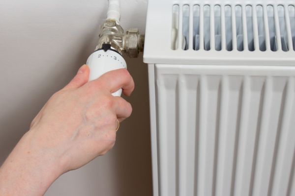 Iarna scumpiriilor se apropie, Primăria Capitalei nu se grăbește cu decizia privind gigacaloria