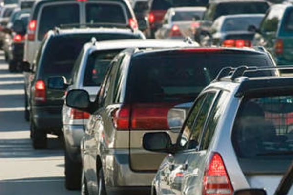 Guvernul COMPENSEAZĂ scumpirea carburanților cu bani încasați din SCUMPIRI