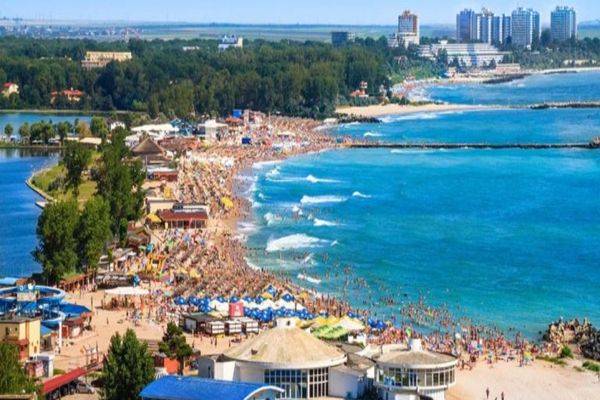 România nu mai atrage turiști, nici măcar pe ai noștri. Cifre dramatice: turismul a scăzut semnificativ în noiembrie 2025