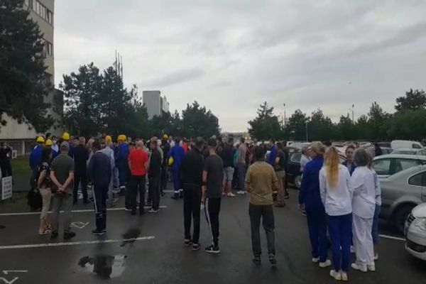 VIDEO Protest în fața Rafinăriei Rompetrol