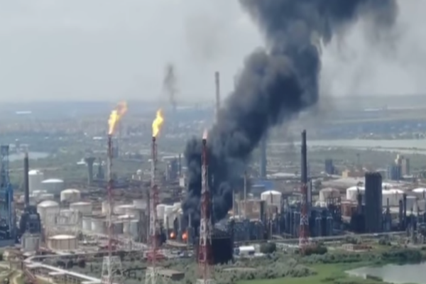 Carburant mai scump după explozia de la Petromidia