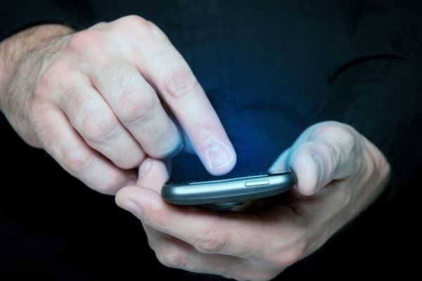 Clienții unei mari companii de curierat din țară, vizați de o tentativă de fraudă prin SMS - Atenție la acest link!