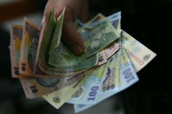 Scumpiri la transportul public din București, din 1 august, la metrou și STB