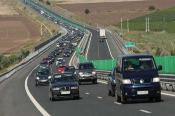 România este pe ultimul loc la șosele moderne: Rețeta JAFULUI la drumul mare în Moldova - S-a furat asfalt de 650 de mii de euro