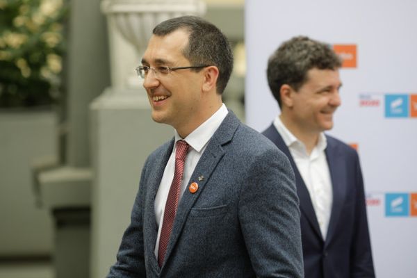 Scumpirea gigacaloriei în București cu 70%, război între Nicușor Dan și Vlad Voiculescu