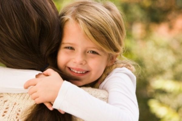 Proiect OUG: Bonele vor putea fi angajate, cu contract de muncă, direct de către părinți