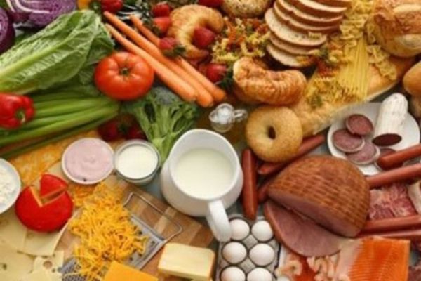 Guvernul a adoptat OUG pentru reducerea preţurilor unor alimente