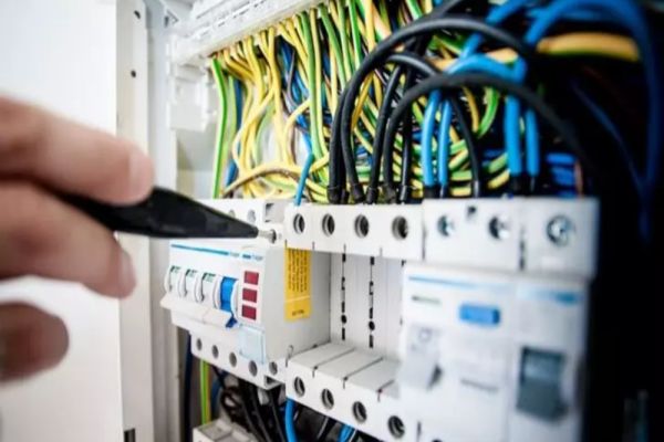 Coaliţia discută, luni, noi măsuri în domeniul energiei