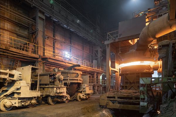 2.500 de angajați din Slatina și Reșița, fără salarii și amenințați de șomaj din cauza sancțiunilor impuse Rusiei