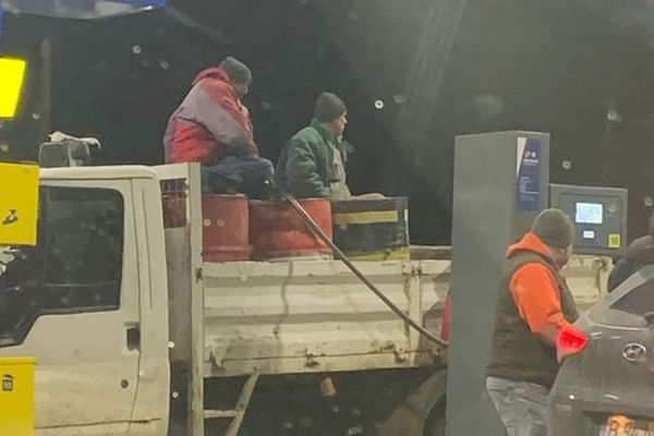 VIDEO Isteria carburanților - Ședință de urgență la Guvern - Ciucă i-a convocat de urgență pe miniștrii Energiei și Economiei