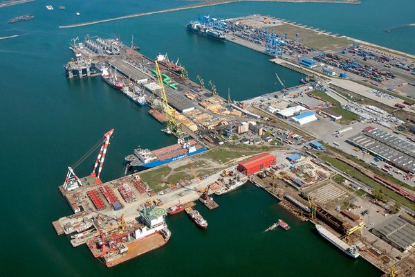  Sorin Grindeanu: Portul Constanța a devenit cel mai important port la Marea Neagră! Fluxul de mărfuri transportate a crescut de la declanșarea conflictului din Ucraina