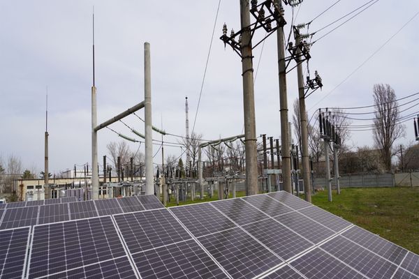 E-Distributie, investiție de  500.000 de euro în centrale fotovoltaice cu soluții de stocare integrate