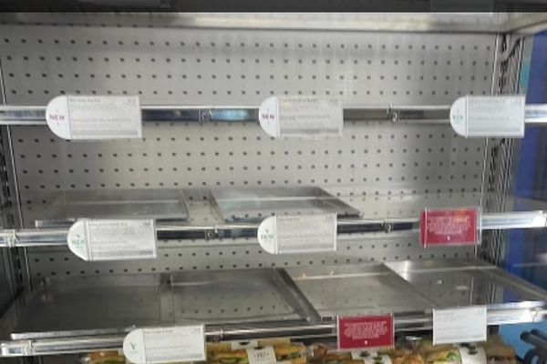 Alertă alimentară în Marea Britanie, reacții surprinzătoare în cele mai mari rețele comerciale