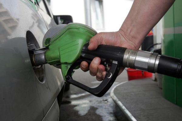 Accize mai mari de la anul. Cu cât se scumpesc benzina și motorina de la 1 ianuarie 2025