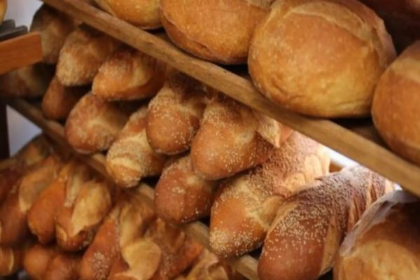 CRIZE succesive: a început războiul mondial al pâinii! Se anunță noi scumpiri - Avertisment sumbru